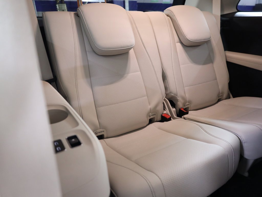 Used 2025 Mercedes-Benz GLS 450 4MATIC image 53