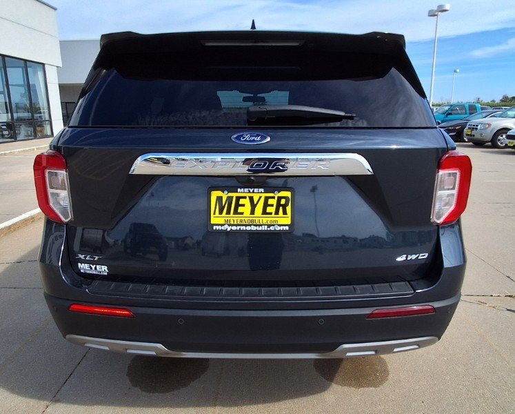 Used 2023 Ford Explorer XLT w/ Equipment Group 202A image 6