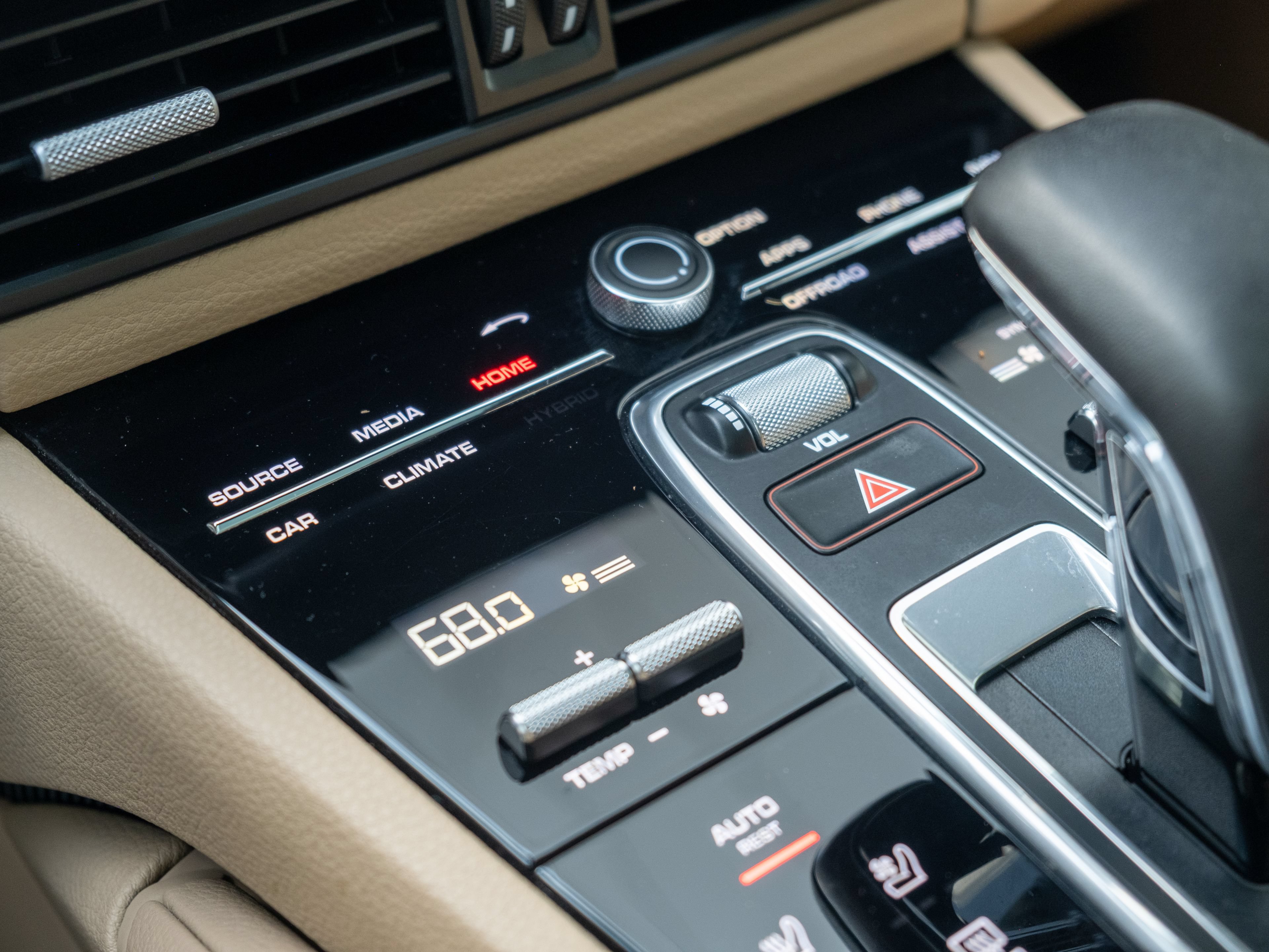 Certified 2023 Porsche Cayenne AWD/4WD image 33