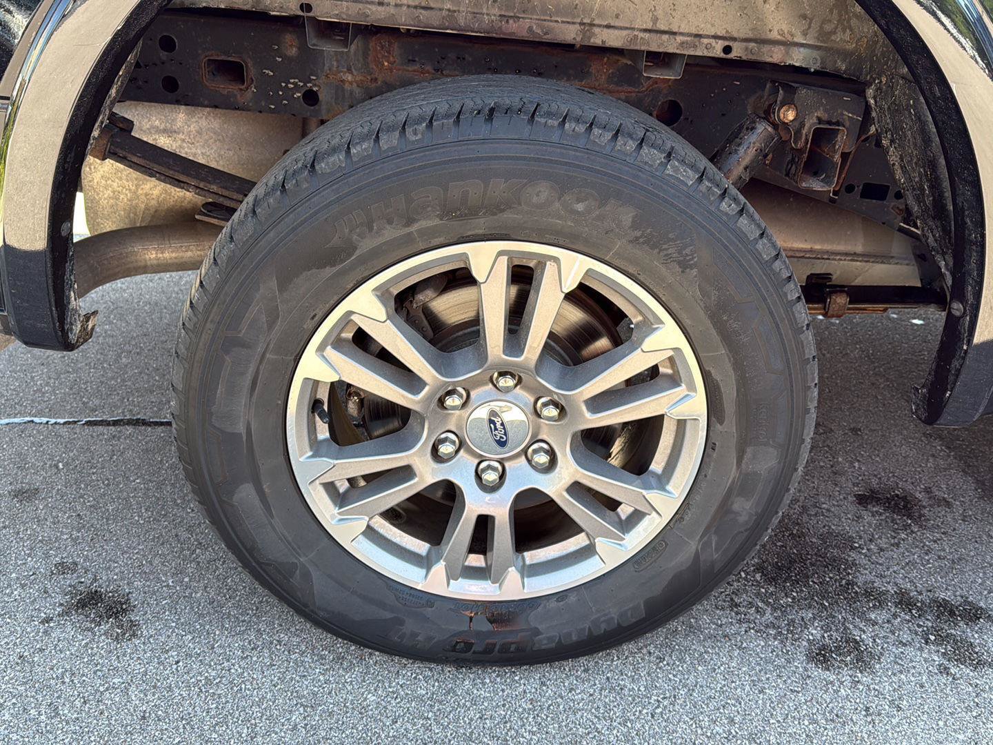 Used 2019 Ford F150 Lariat w/ Max Trailer Tow Package RWD image 13