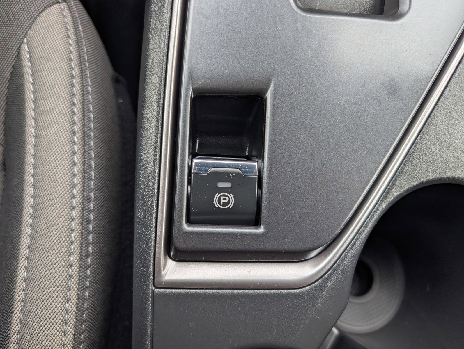 Certified 2025 Subaru Impreza 2.0i image 32