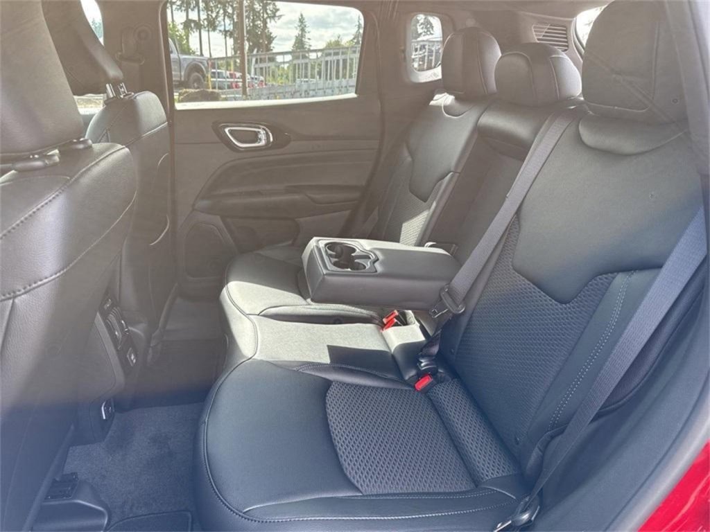 New 2025 Jeep Compass Latitude w/ Altitude Special Edition image 19