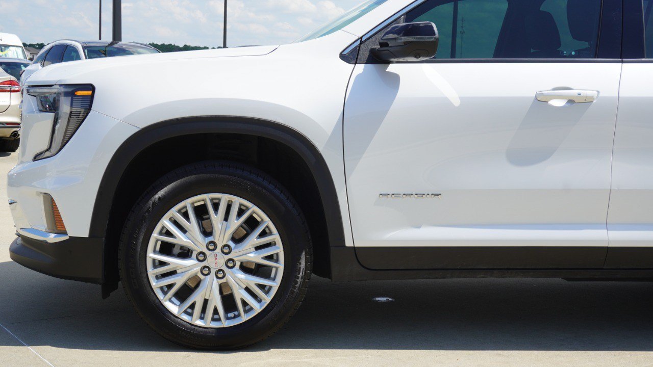 Used 2025 GMC Acadia Elevation w/ Elevation Premium Package FWD image 10