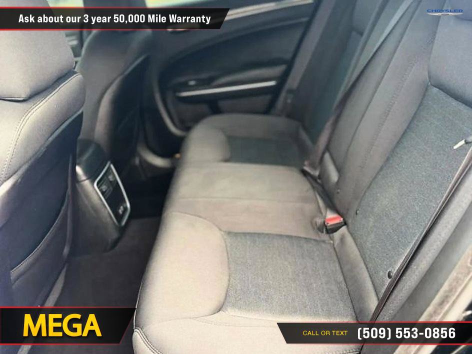 Used 2019 Chrysler 300 Touring w/ Sport Appearance Package RWD image 12