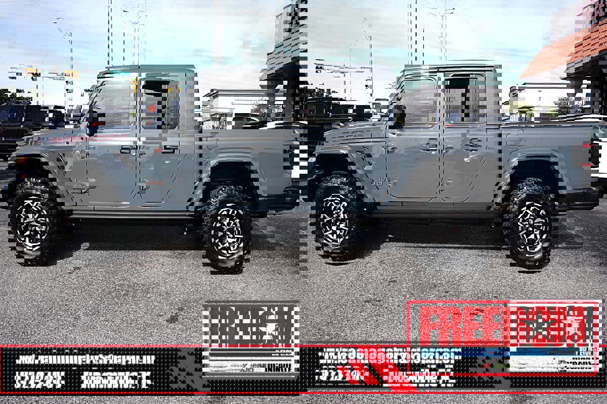 Certified 2025 Jeep Gladiator Rubicon w/ Convenience Group AWD/4WD image 2