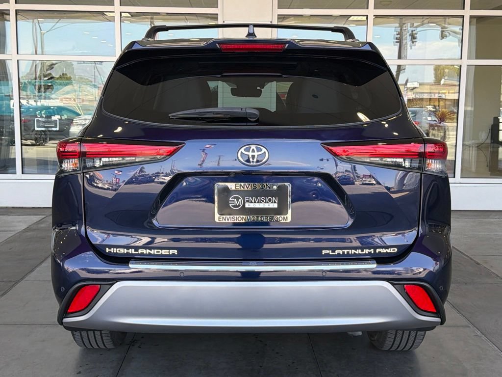 Used 2022 Toyota Highlander Platinum AWD/4WD image 12