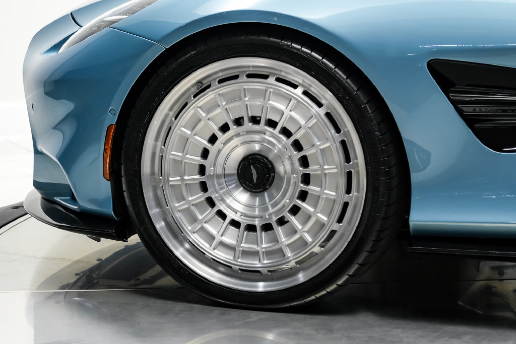 Used 2025 Aston Martin Vanquish RWD image 62