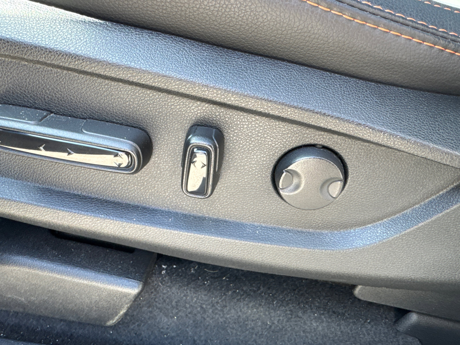 Used 2025 Honda Pilot TrailSport image 11