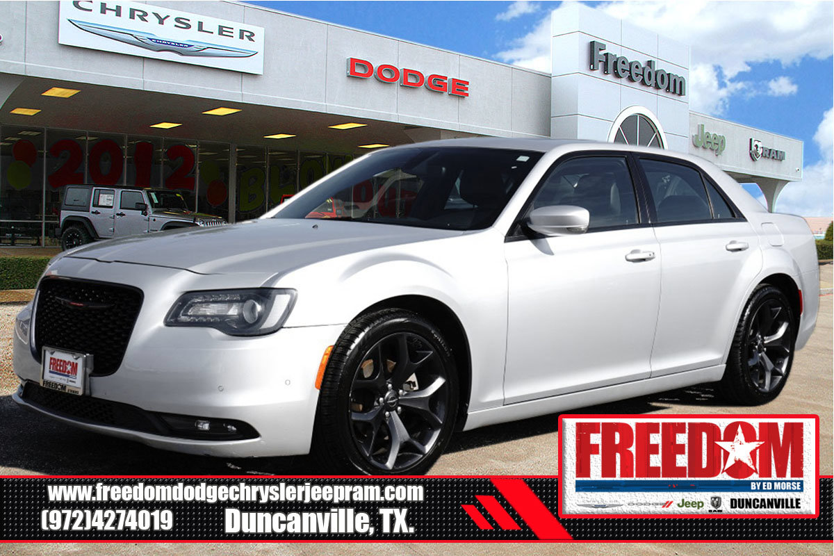 Used 2023 Chrysler 300 S RWD image 1
