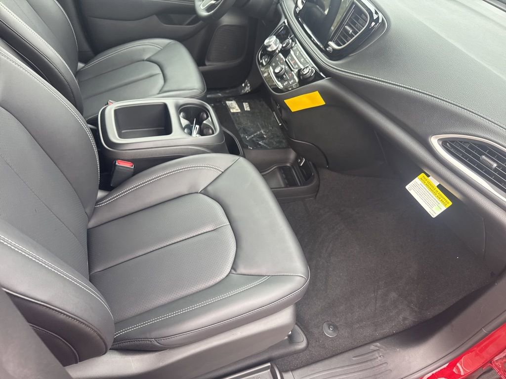 New 2026 Chrysler Pacifica Select FWD image 58