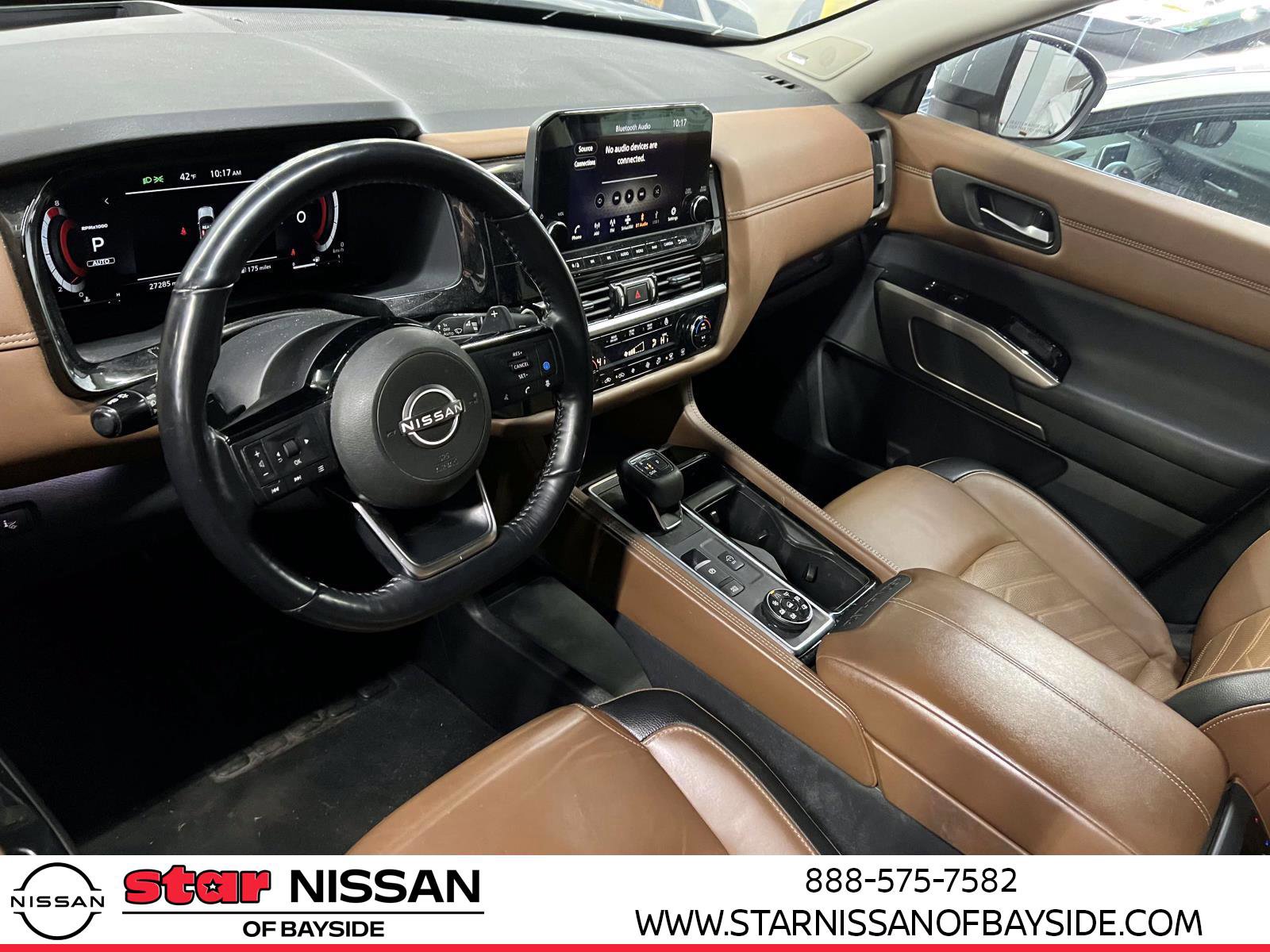 Used 2024 Nissan Pathfinder Platinum w/ Cargo Package image 9