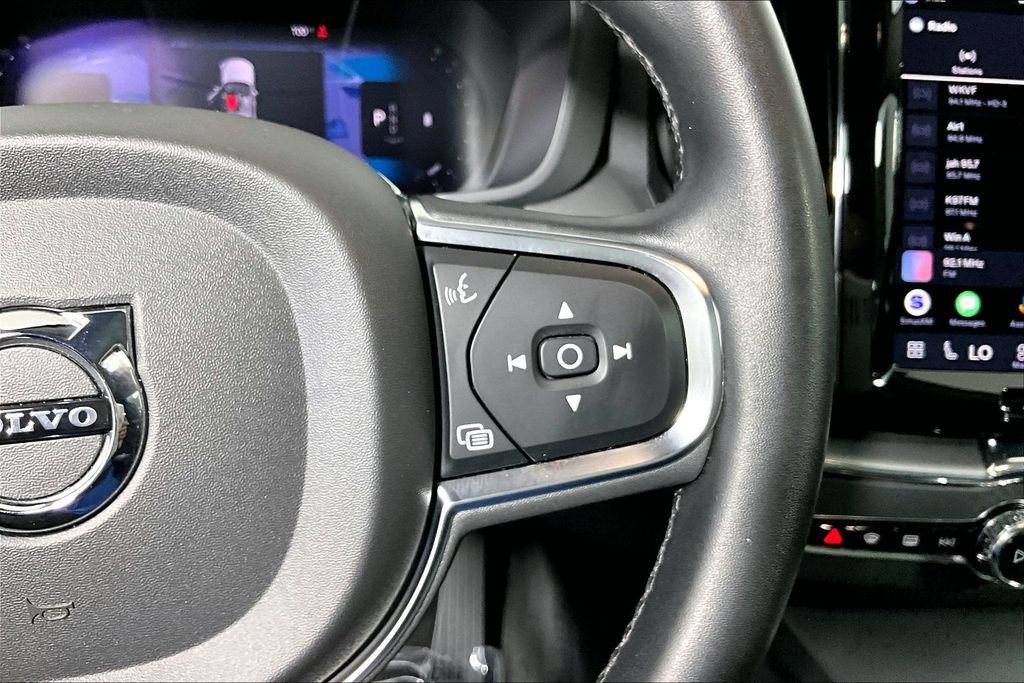 Used 2024 Volvo XC60 B5 Core AWD/4WD image 19