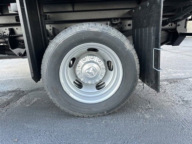 New 2024 RAM 5500 Tradesman image 26