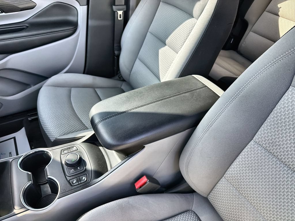 Used 2023 GMC Terrain SLE w/ Driver Convenience Package AWD/4WD image 23
