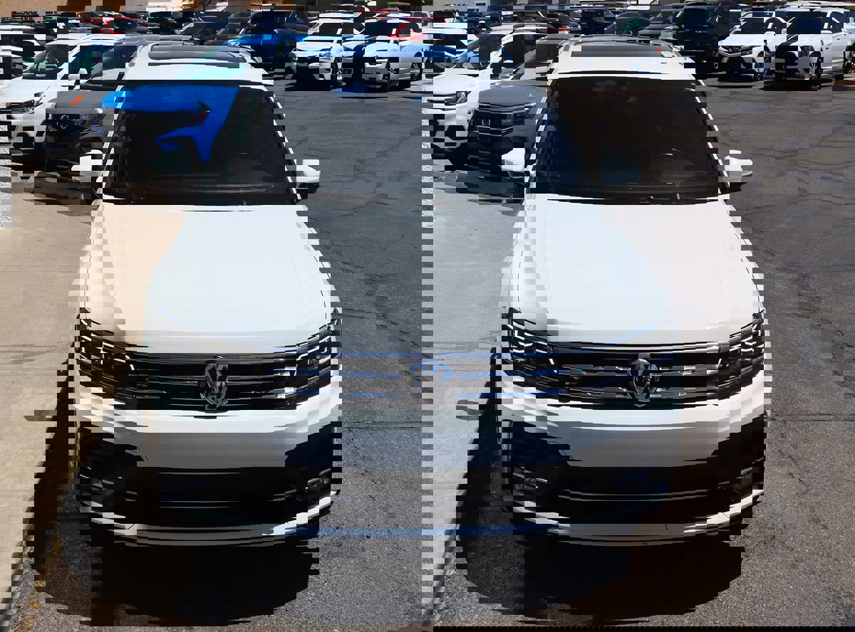 Used 2021 Volkswagen Tiguan SEL Premium R-Line image 16