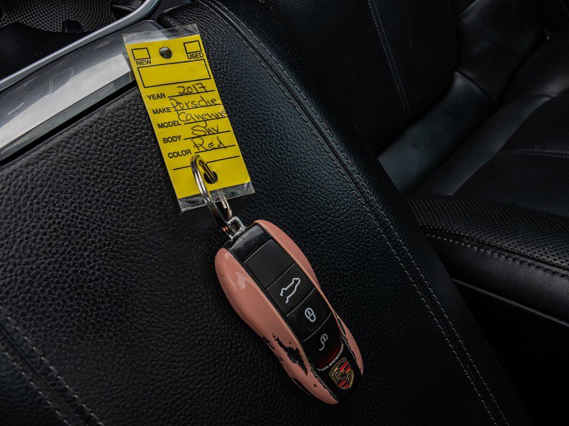 Used 2017 Porsche Cayenne AWD/4WD image 32