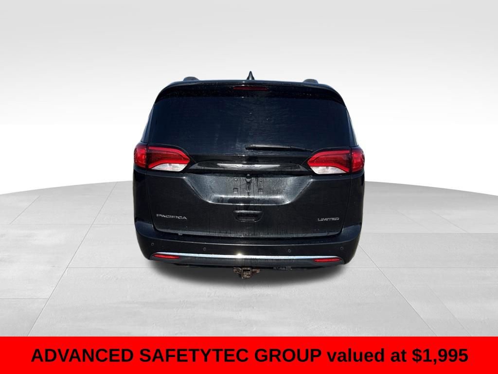 Used 2017 Chrysler Pacifica Limited FWD image 4