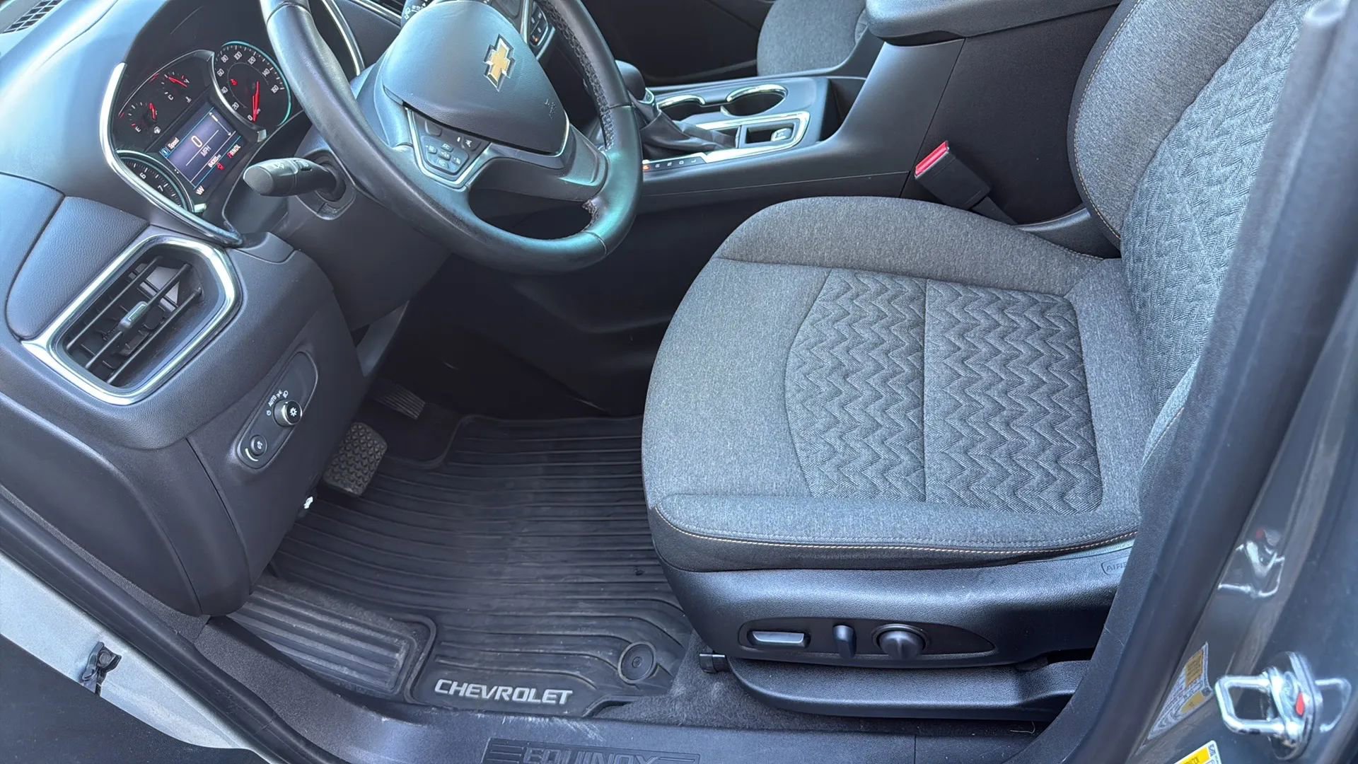 Used 2023 Chevrolet Equinox LT image 20