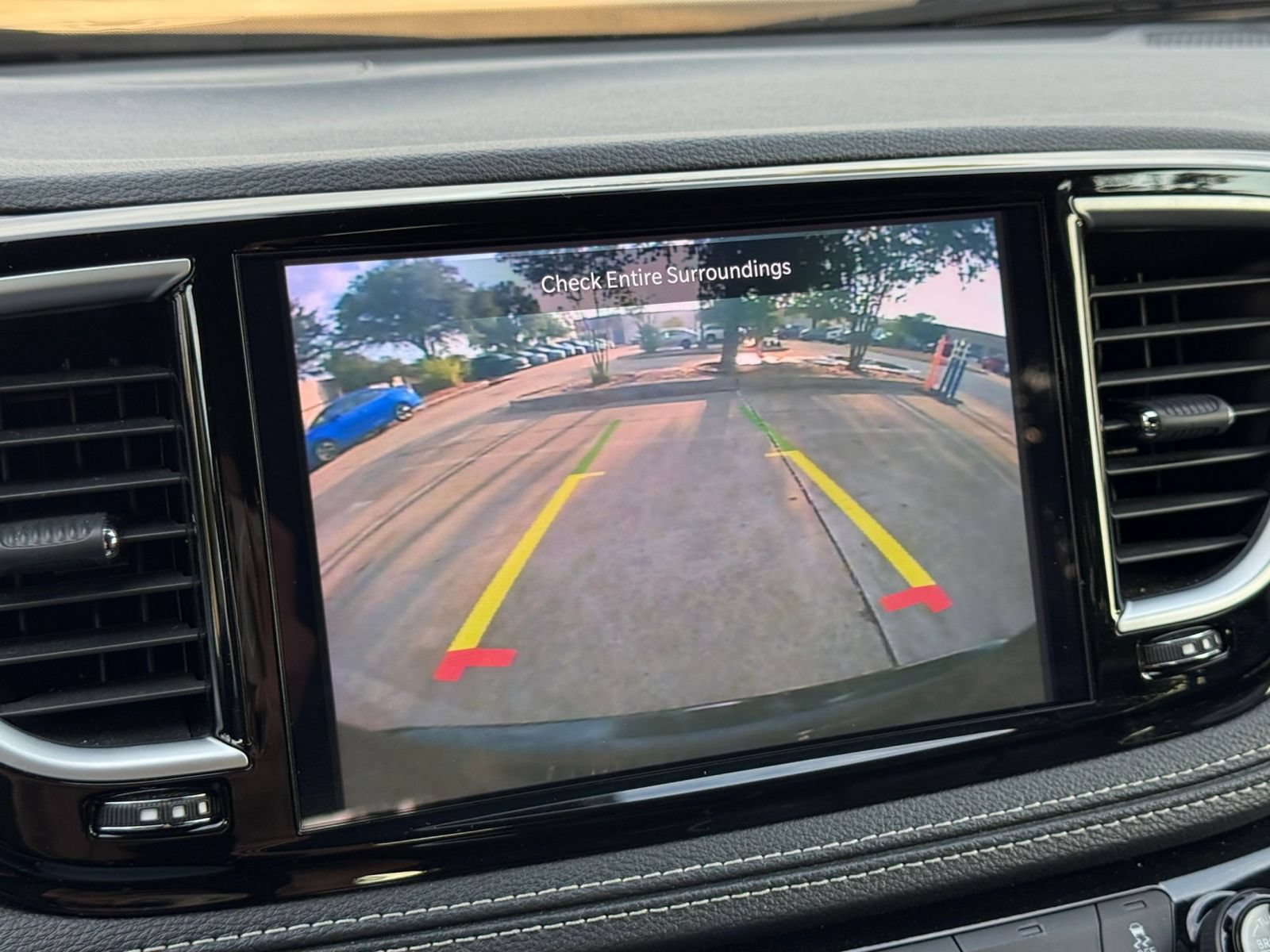 Used 2025 Chrysler Pacifica Limited FWD image 26