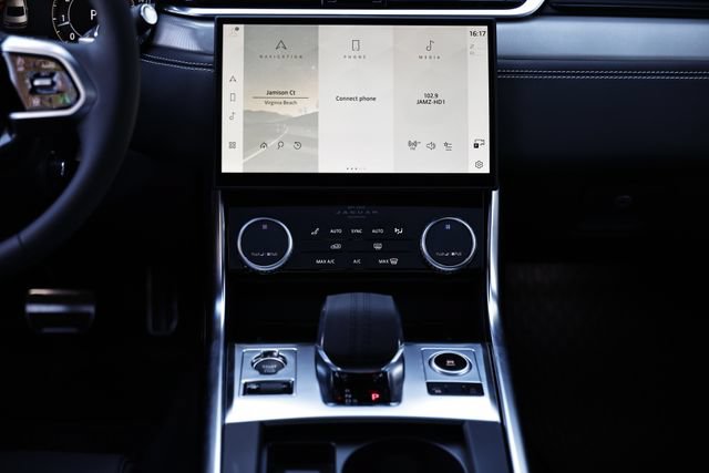 New 2024 Jaguar XF R-Dynamic SE AWD/4WD image 39
