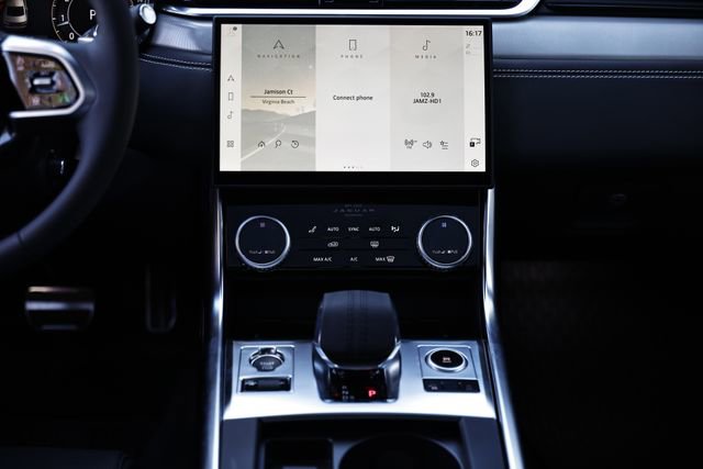 New 2024 Jaguar XF R-Dynamic SE AWD/4WD image 39