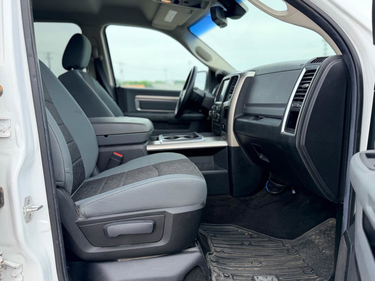 Used 2014 RAM 1500 Lone Star AWD/4WD image 21