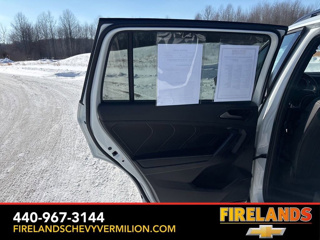 Used 2023 Volkswagen Tiguan SE R-Line image 45