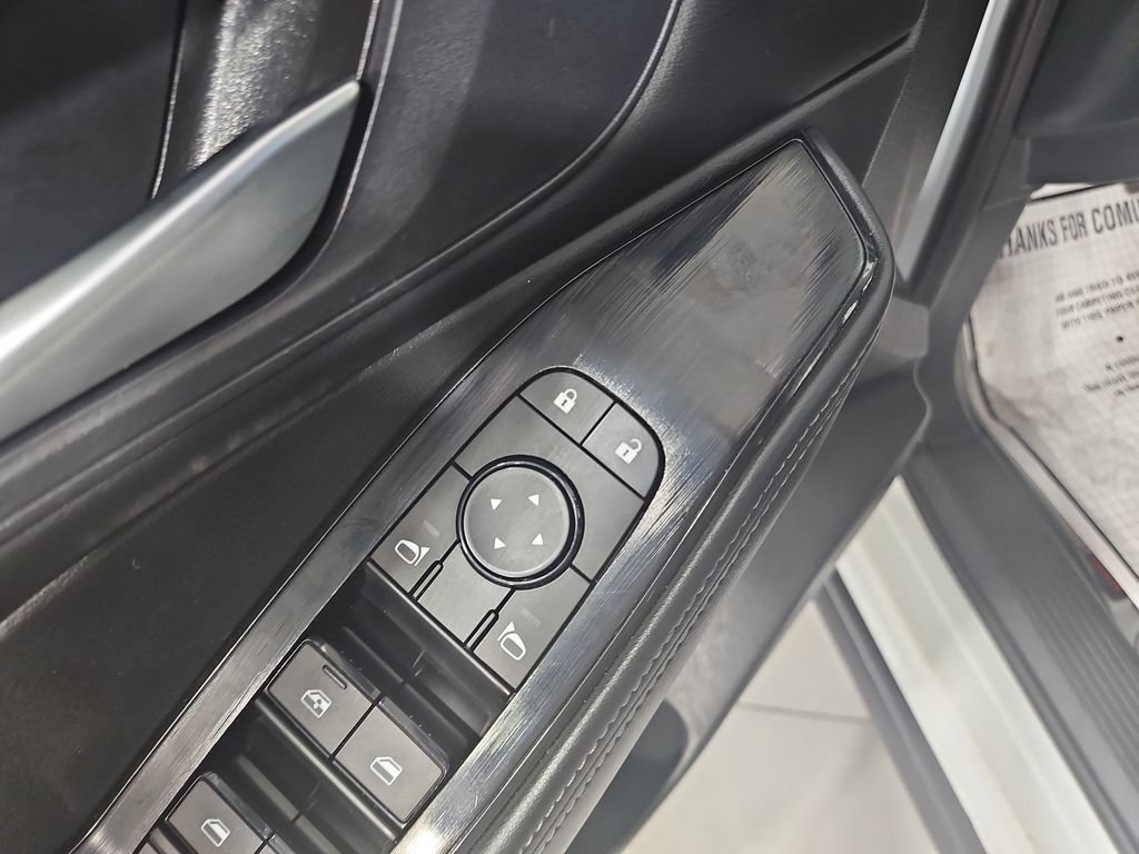 Used 2024 Nissan Rogue SV FWD image 12