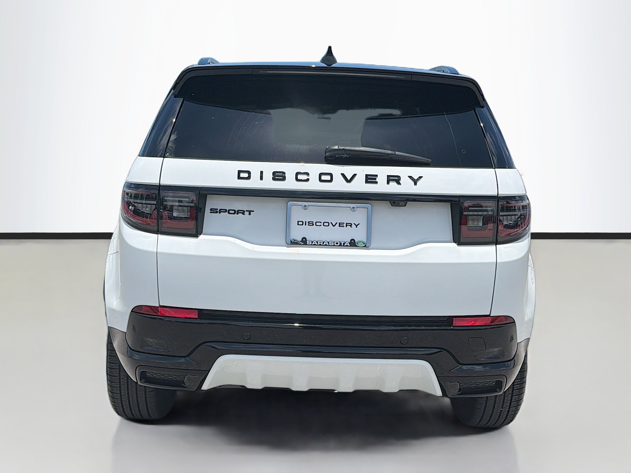 Used 2025 Land Rover Discovery Sport Dynamic SE AWD/4WD image 4