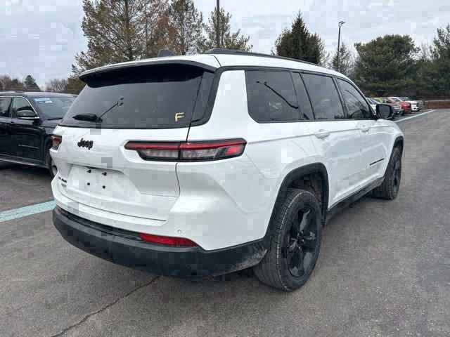 Used 2023 Jeep Grand Cherokee L Laredo image 4