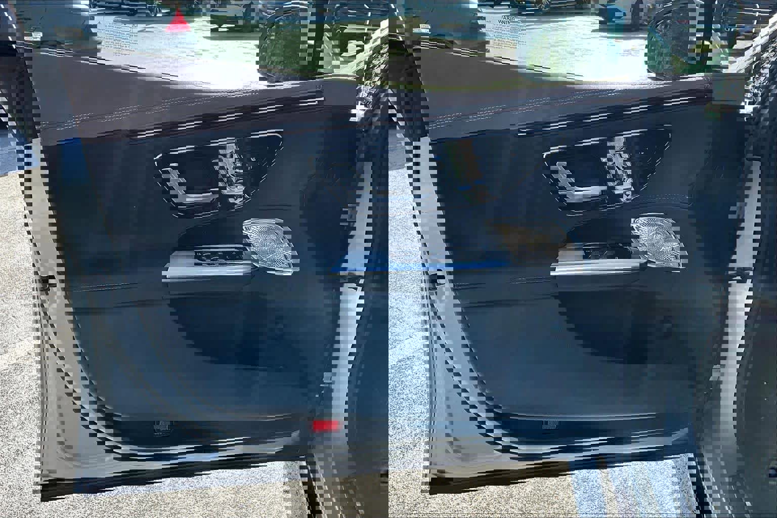 Used 2023 Mercedes-Benz EQE 500 4MATIC Sedan w/ Exclusive Trim Package image 21