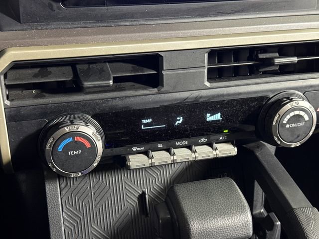 Certified 2024 Toyota Tacoma SR5 AWD/4WD image 35