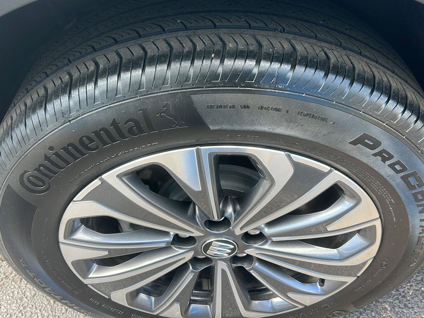 Used 2025 Buick Envision Preferred AWD/4WD image 32