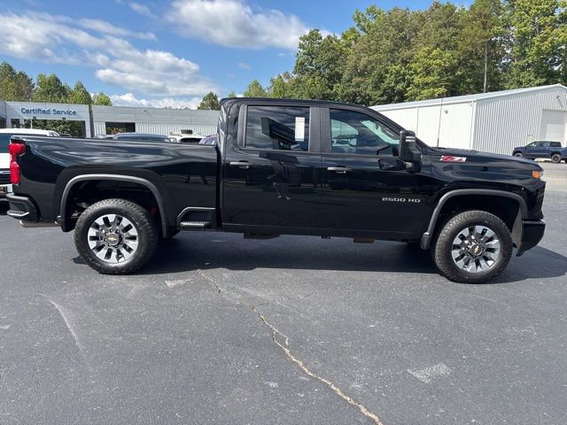 Used 2024 Chevrolet Silverado 2500 Custom image 3