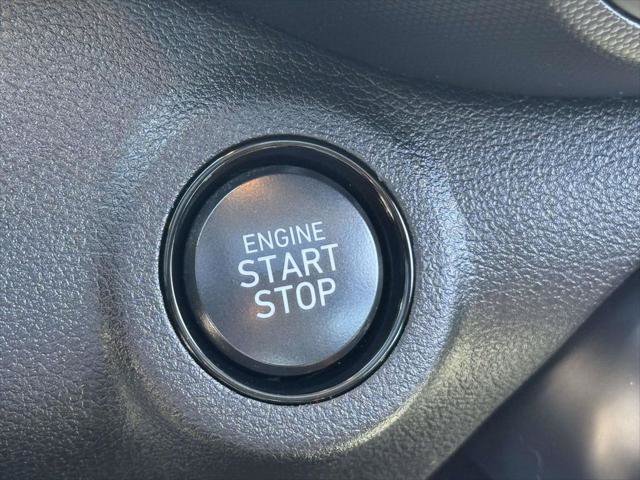 Used 2024 Hyundai Venue SEL FWD image 25