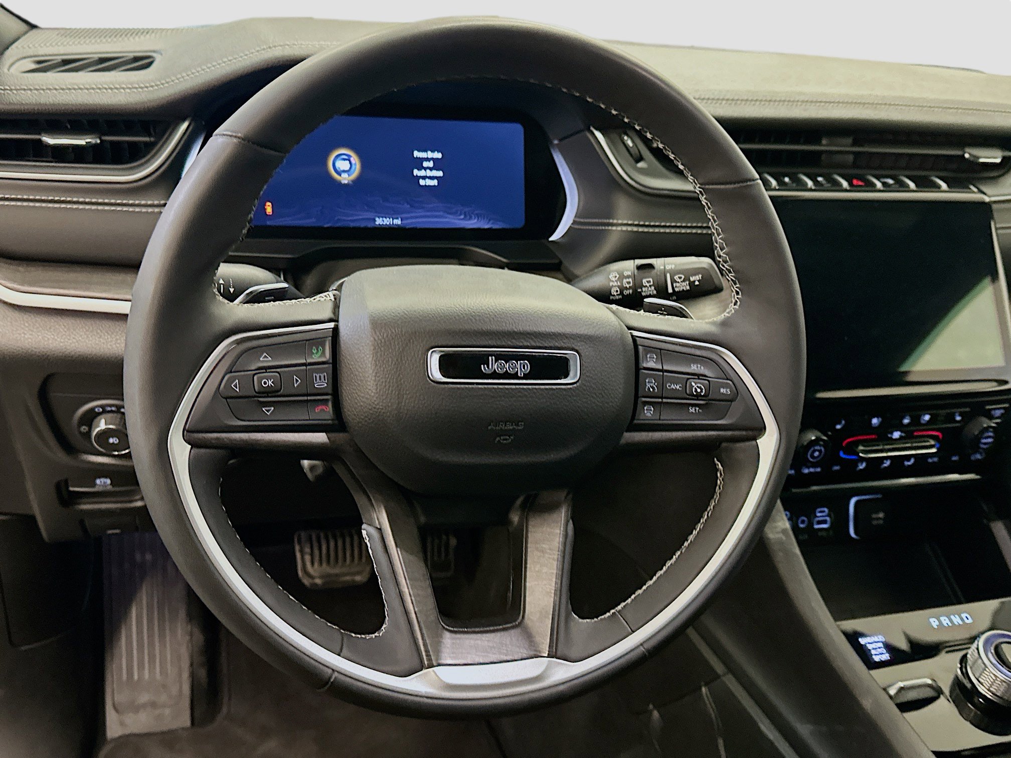 Used 2024 Jeep Grand Cherokee L Limited w/ Luxury Tech Group II image 18