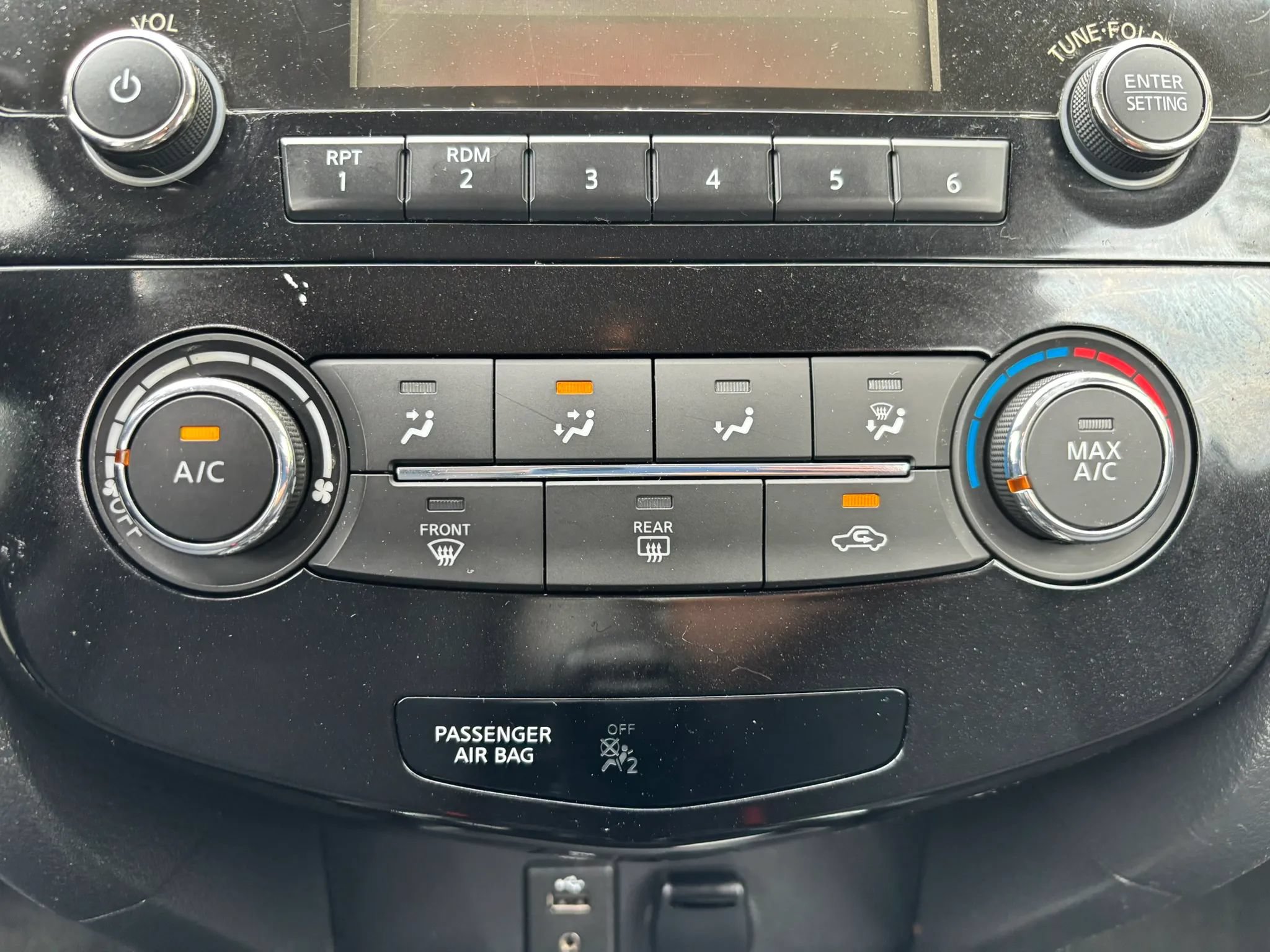 Used 2015 Nissan Rogue S FWD image 23