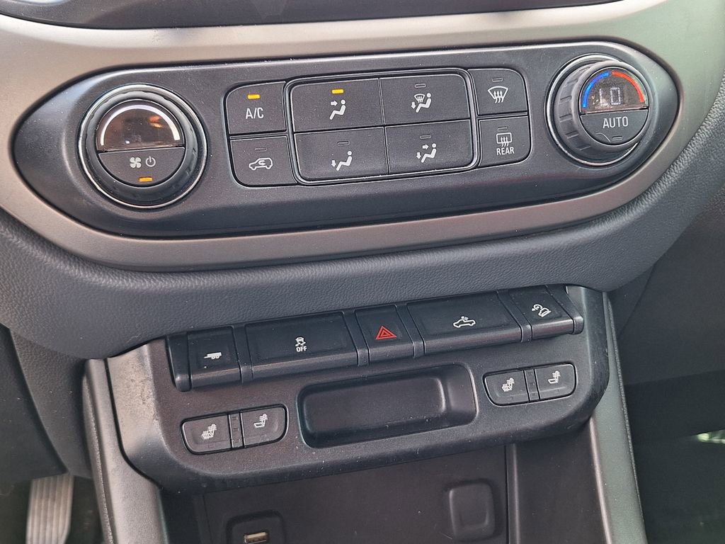 Used 2015 Chevrolet Colorado Z71 w/ LPO, Gearon Bar Package image 22