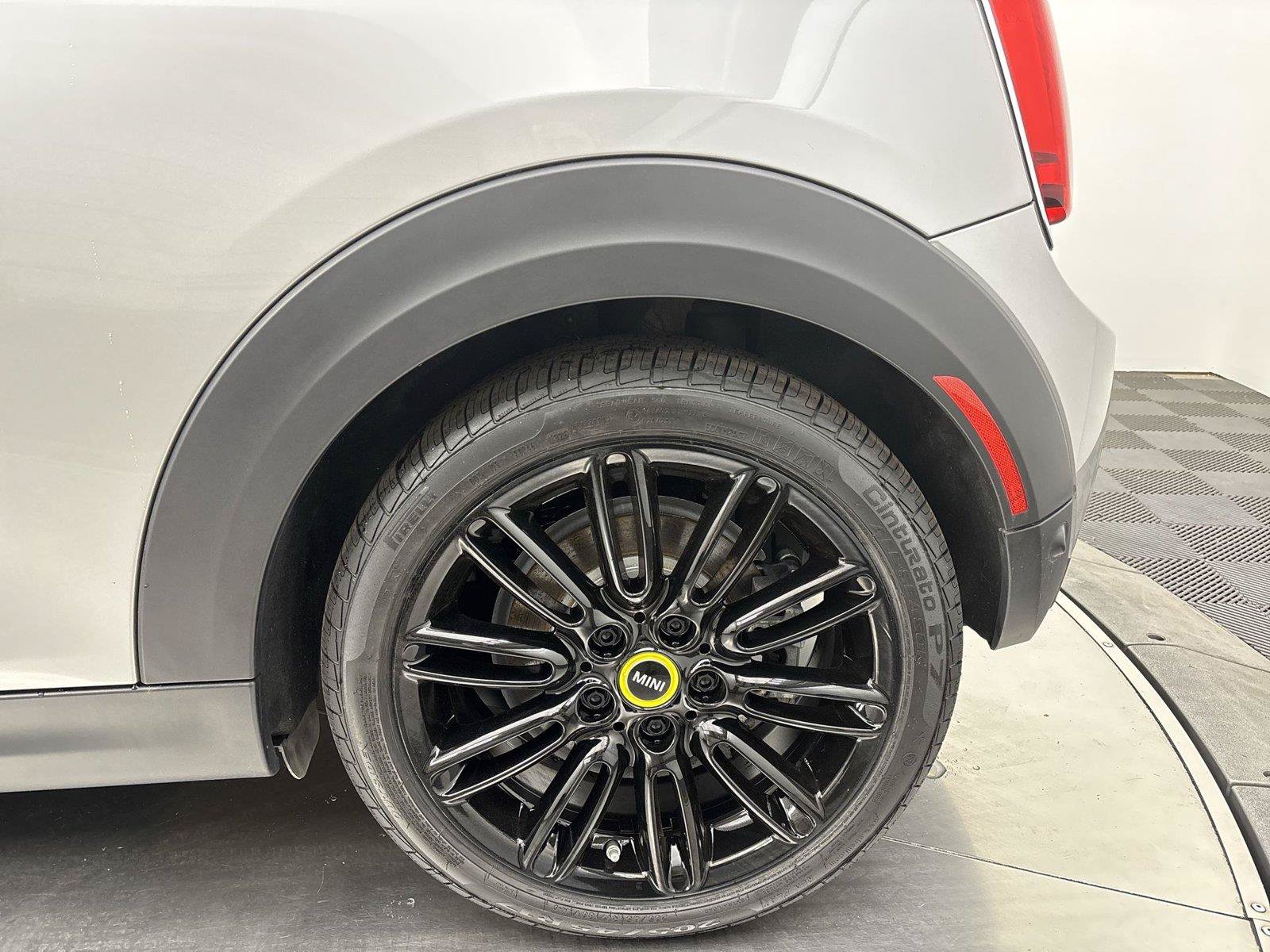 Used 2024 MINI Cooper SE FWD image 23