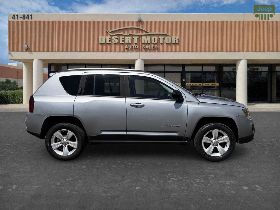 Used 2015 Jeep Compass Sport w/ Power Value Group FWD image 4