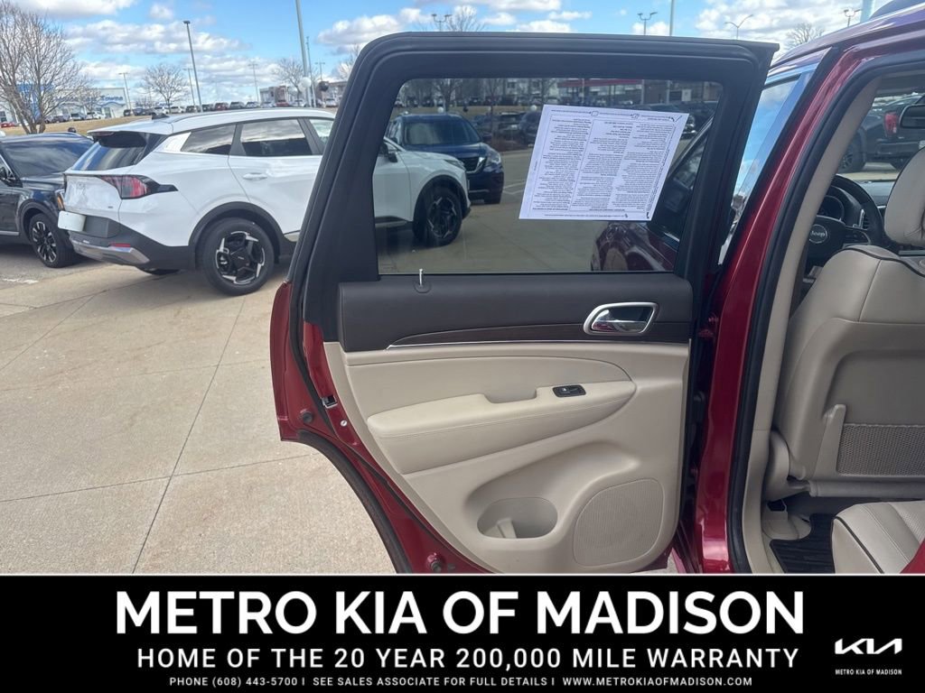 Used 2014 Jeep Grand Cherokee Overland w/ Advanced Technology Group image 26