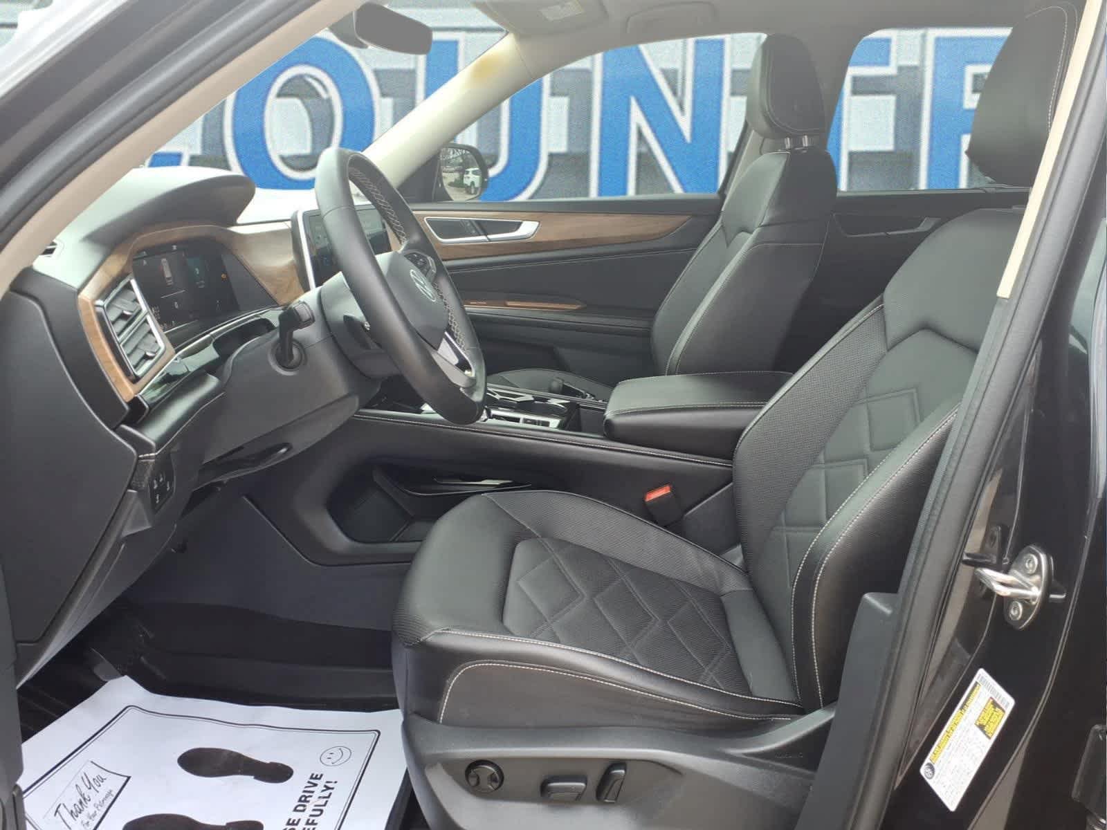 Used 2024 Volkswagen Atlas SE FWD image 17