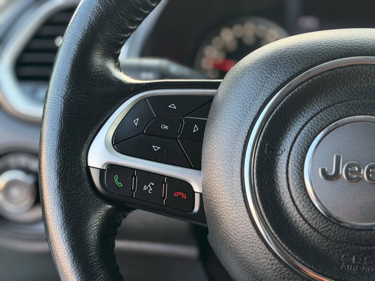 Used 2021 Jeep Renegade Latitude w/ Convenience Group image 12