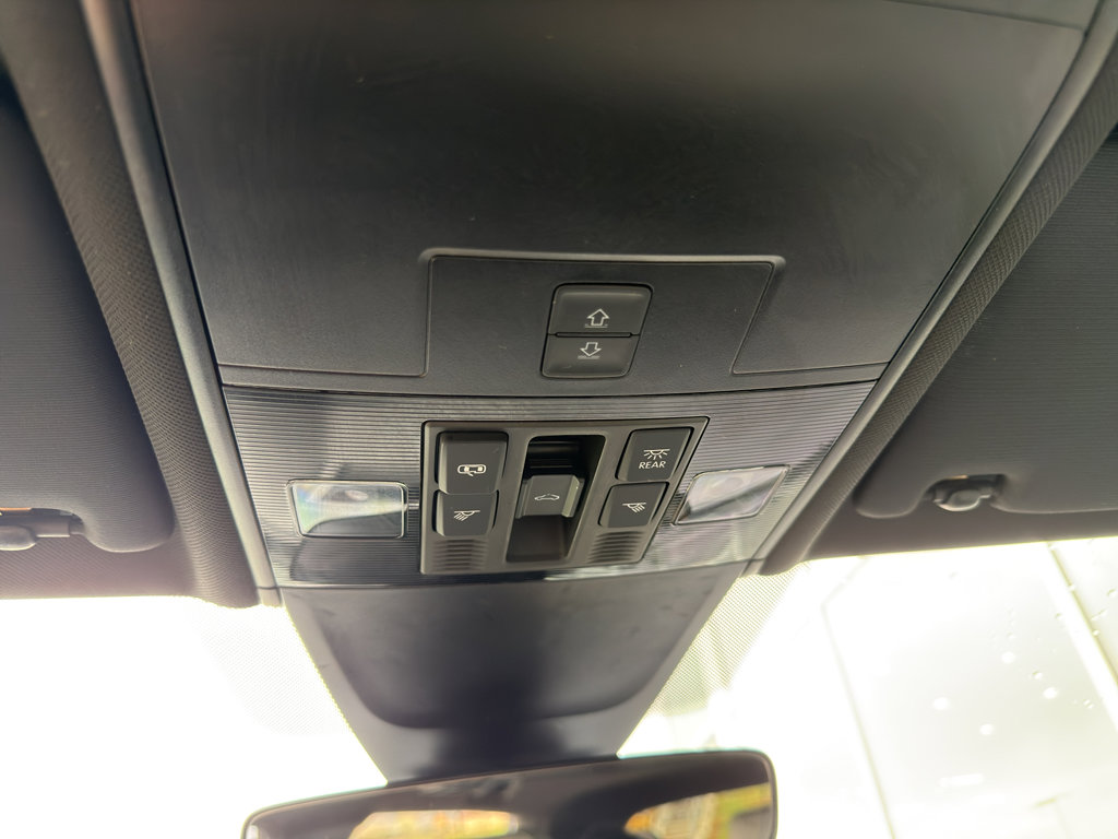 Used 2023 Volkswagen Tiguan SE R-Line image 23