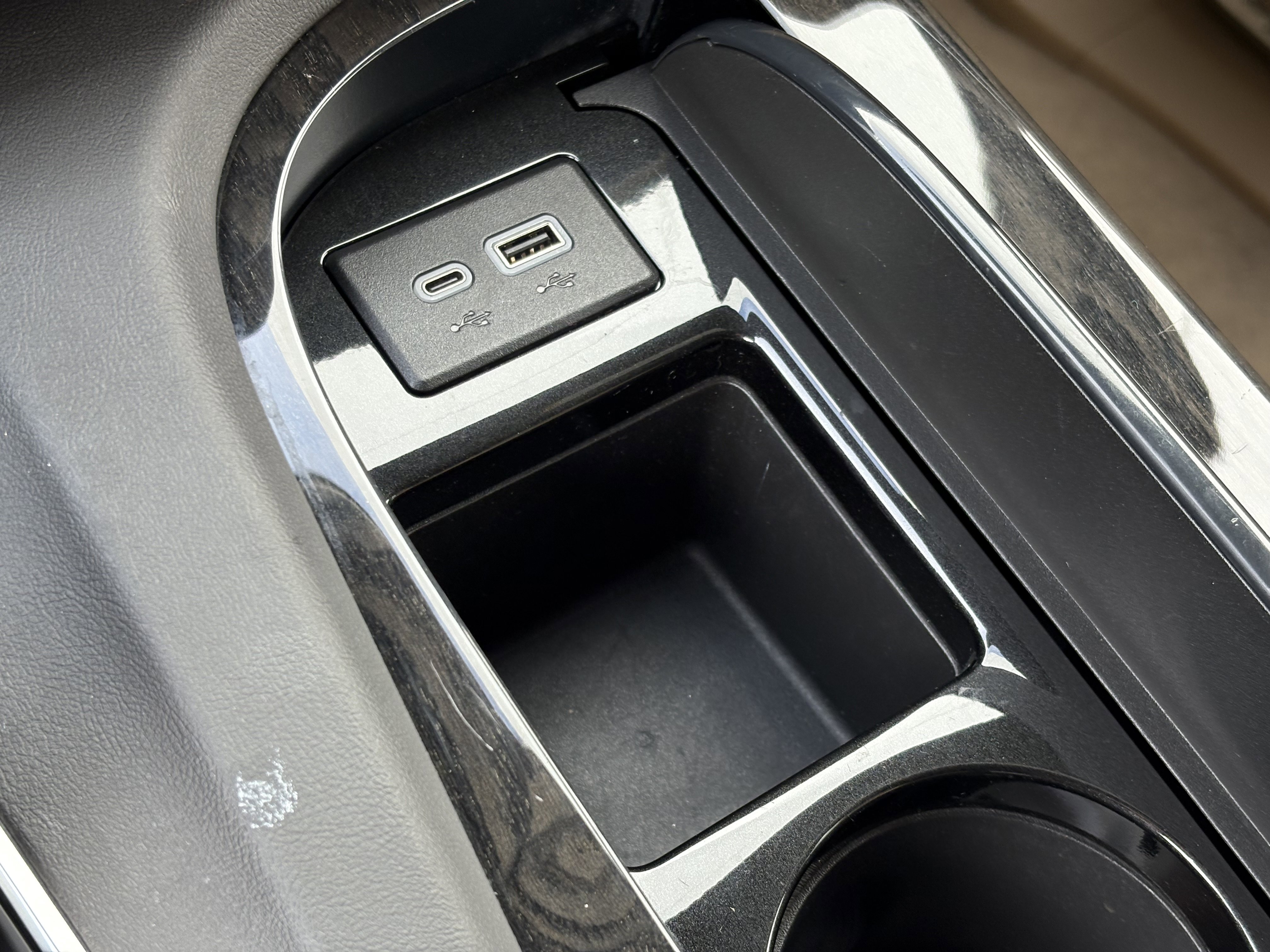 Certified 2024 Cadillac Escalade Premium Luxury image 30