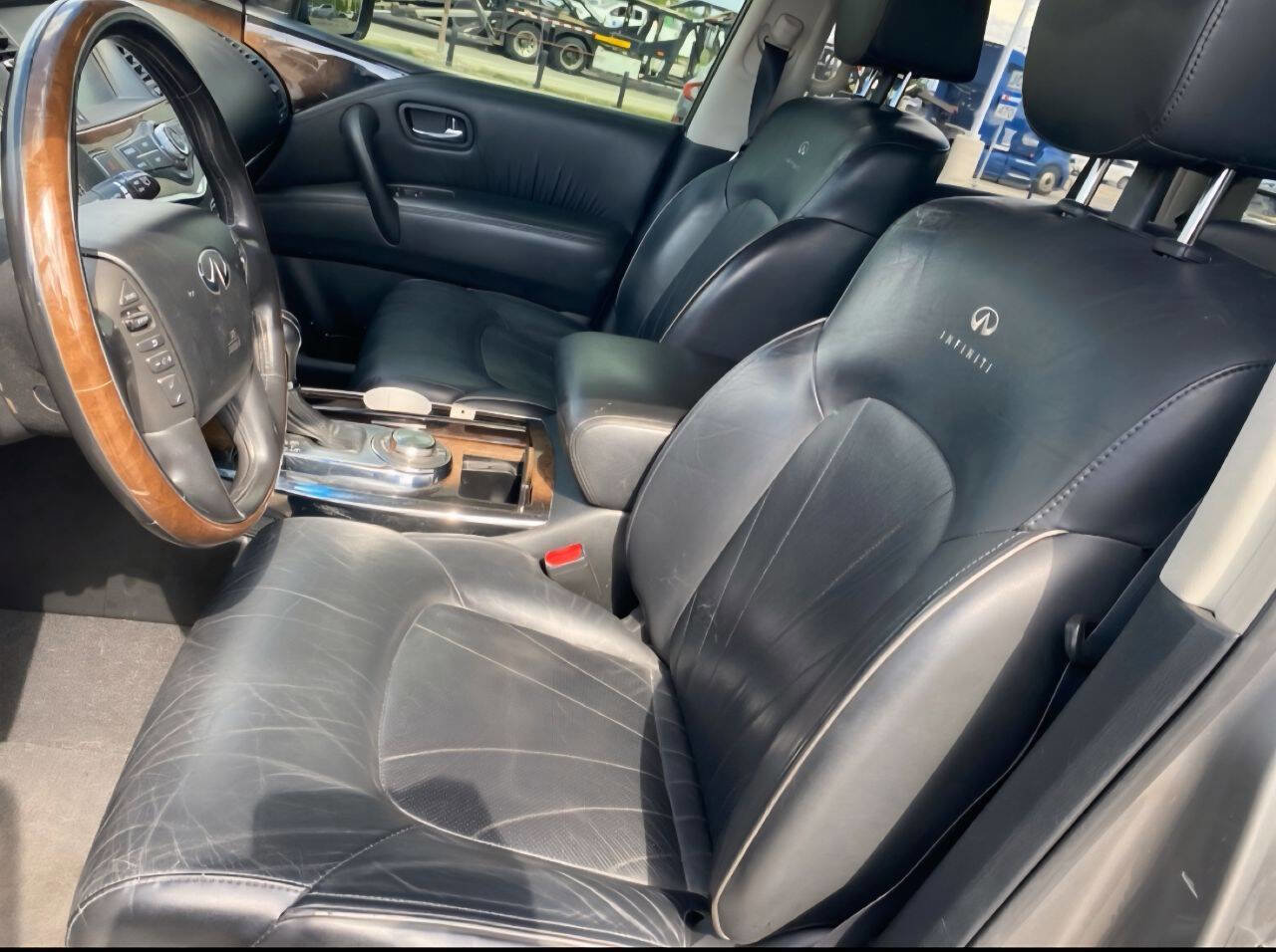 Used 2014 INFINITI QX80 4WD w/ Deluxe Touring Package image 23