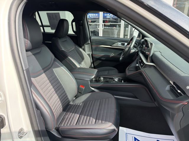 Used 2025 Ford Explorer ST-Line image 25