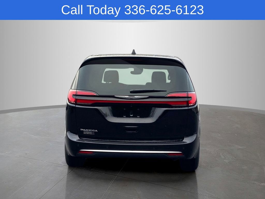 New 2026 Chrysler Pacifica Select FWD image 8