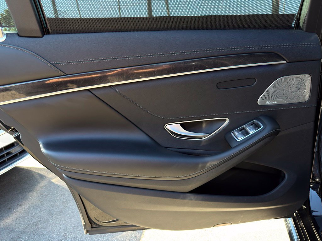 Used 2019 Mercedes-Benz S 560 Sedan image 36