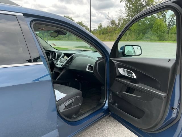 Used 2017 Chevrolet Equinox LT w/ Convenience Package AWD/4WD image 17